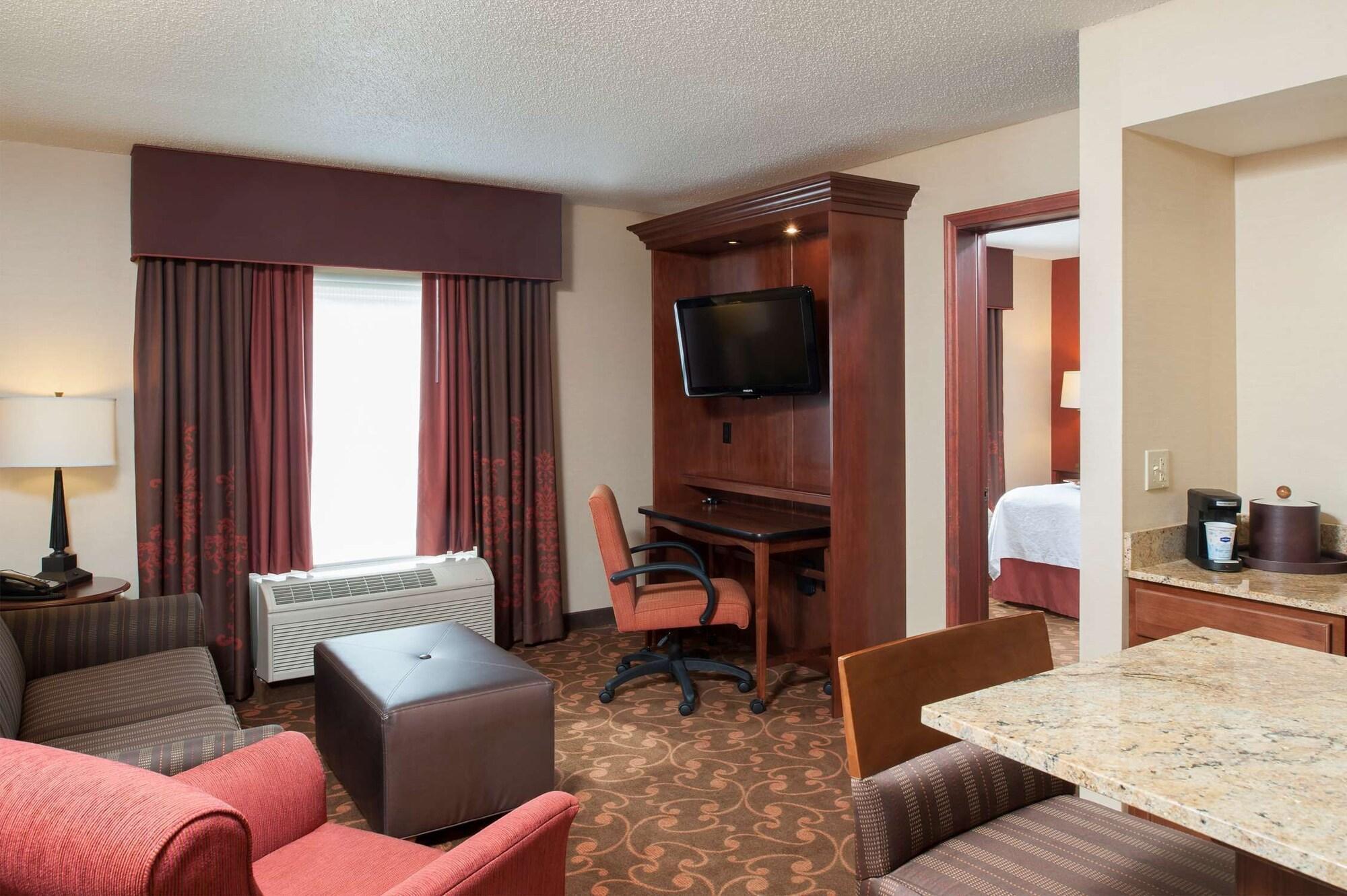 Hampton Inn & Suites Cleveland-Southeast-Streetsboro Exterior photo